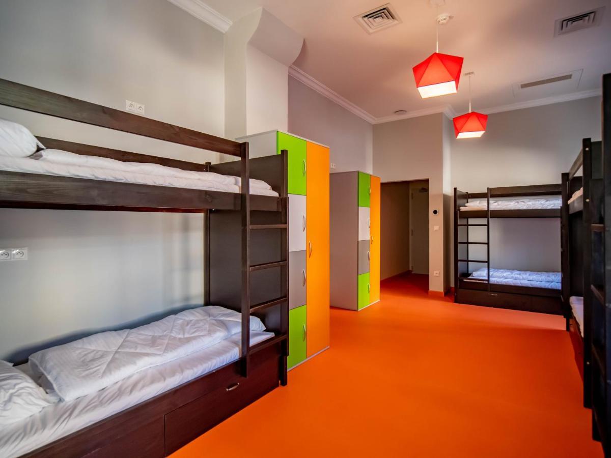 Banana'S Camp Hostel Cannes Bagian luar foto