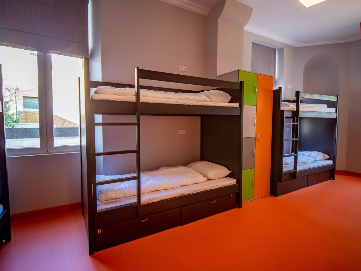 Banana'S Camp Hostel Cannes Bagian luar foto