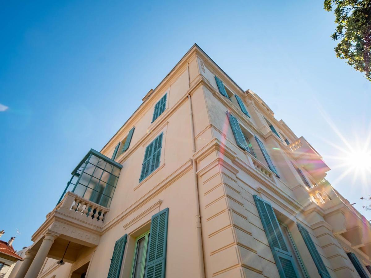 Banana'S Camp Hostel Cannes Bagian luar foto