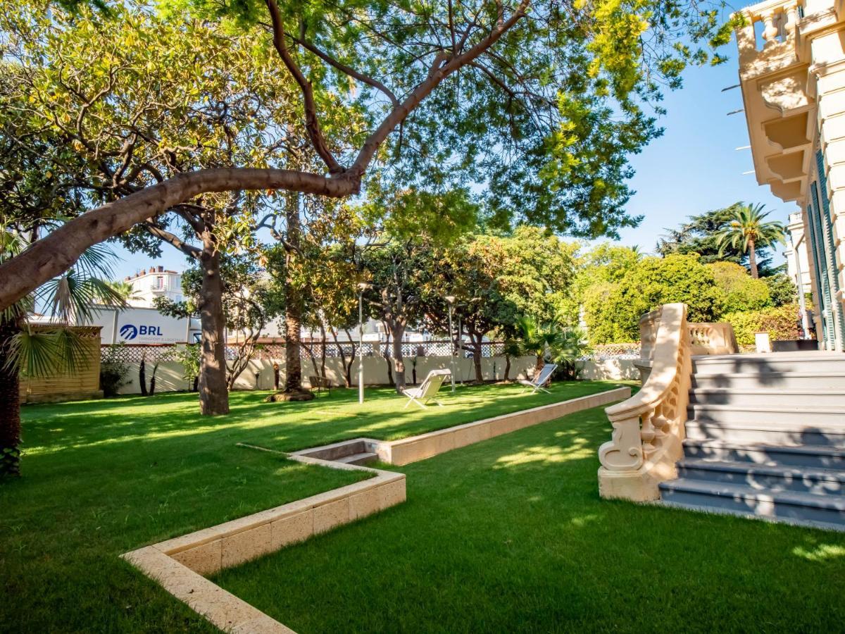 Banana'S Camp Hostel Cannes Bagian luar foto