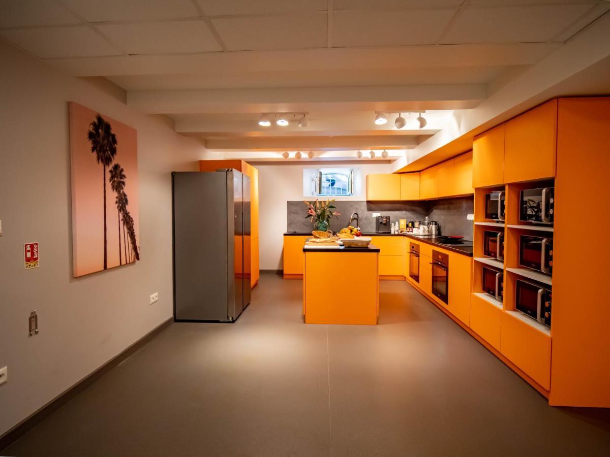 Banana'S Camp Hostel Cannes Bagian luar foto