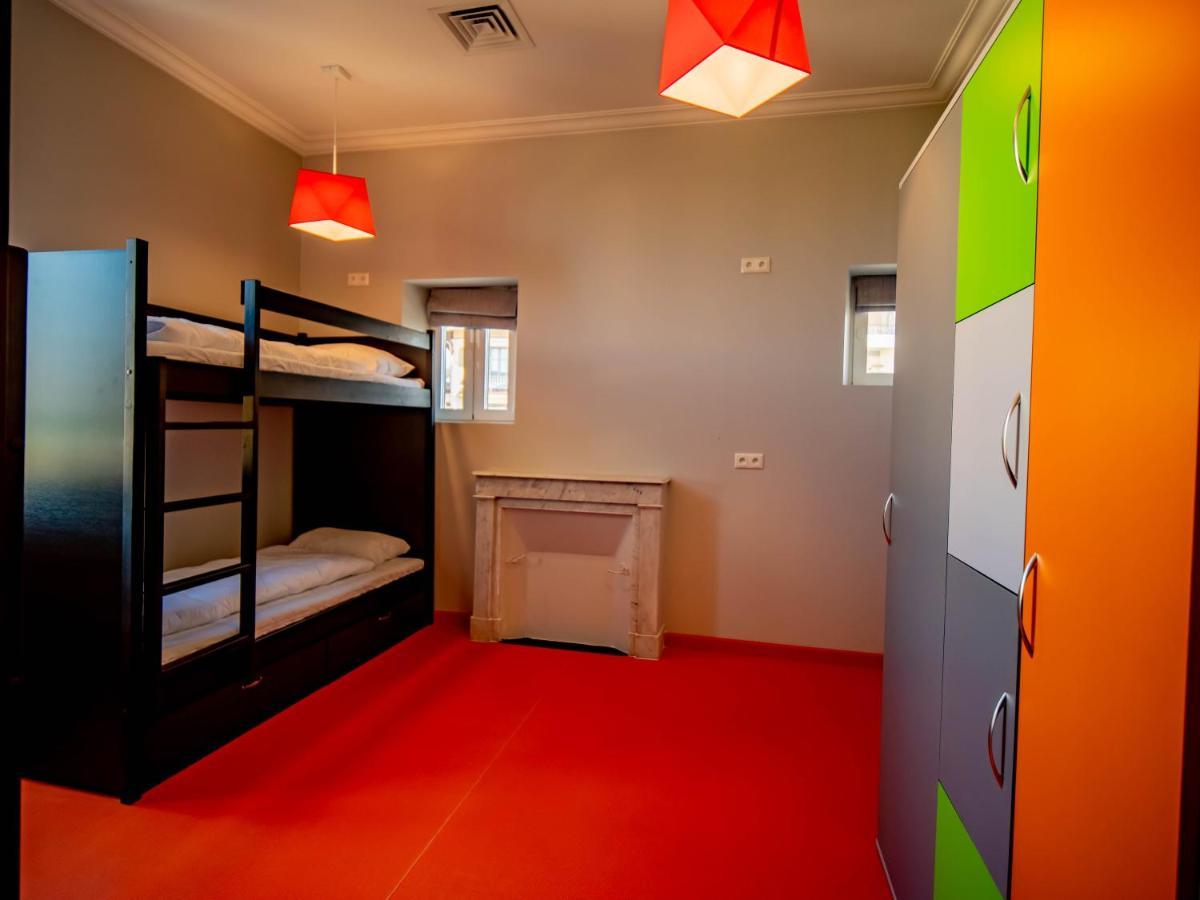 Banana'S Camp Hostel Cannes Bagian luar foto