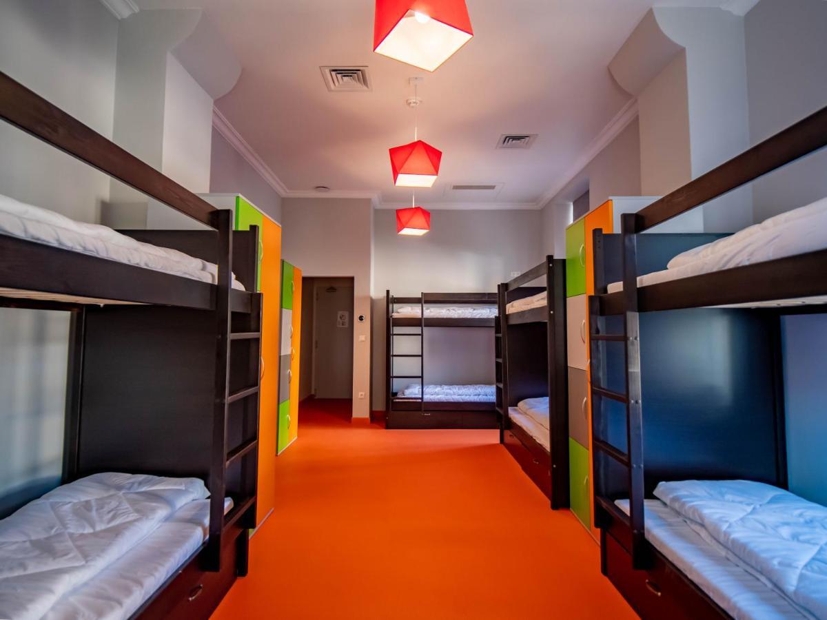 Banana'S Camp Hostel Cannes Bagian luar foto
