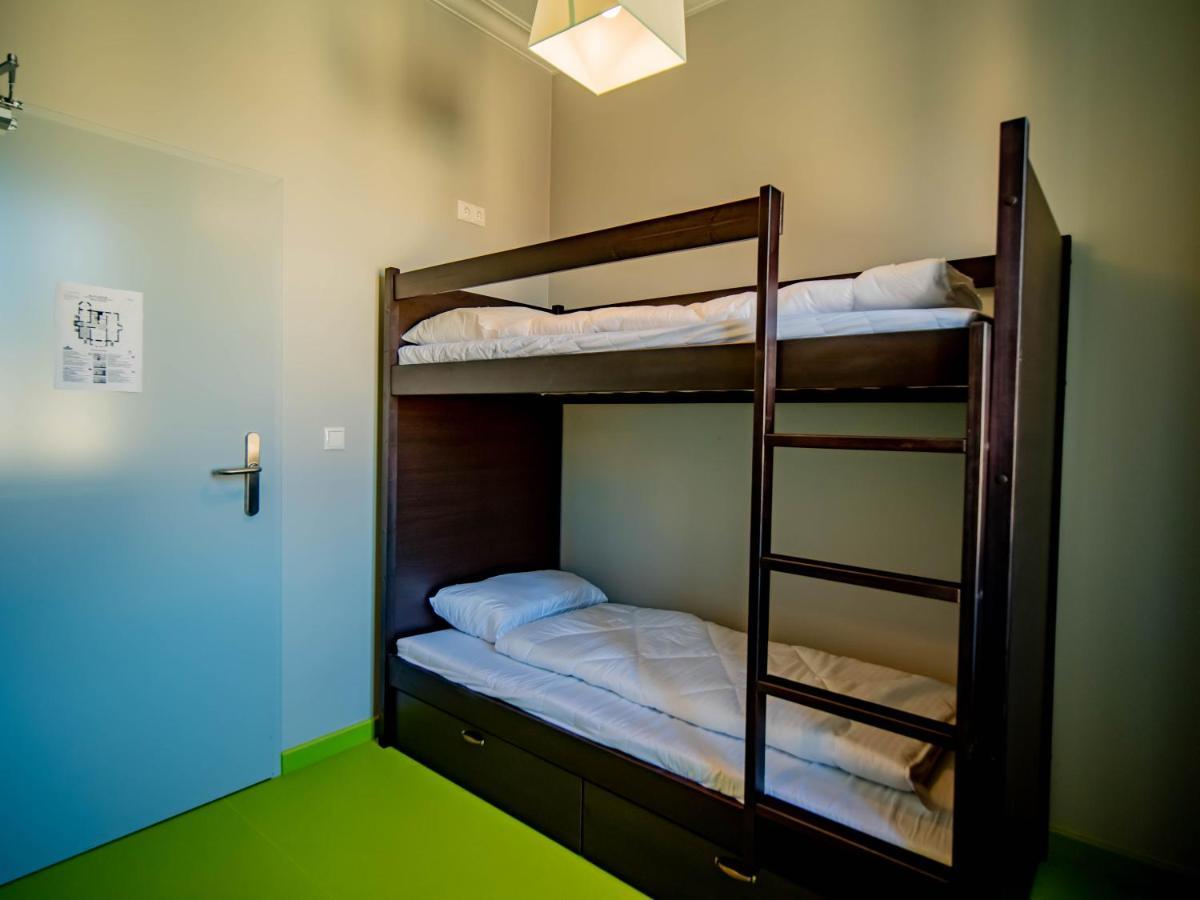 Banana'S Camp Hostel Cannes Bagian luar foto