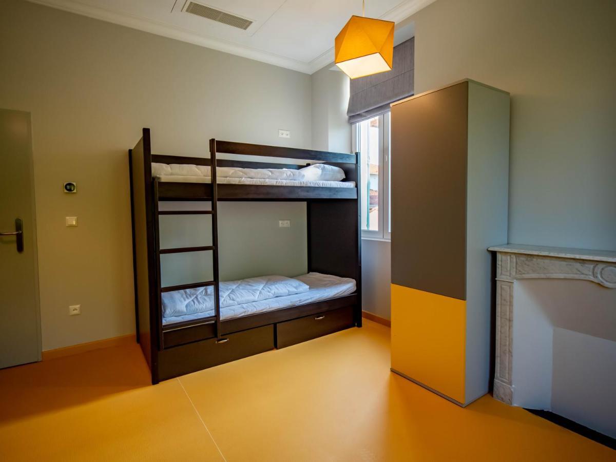 Banana'S Camp Hostel Cannes Bagian luar foto
