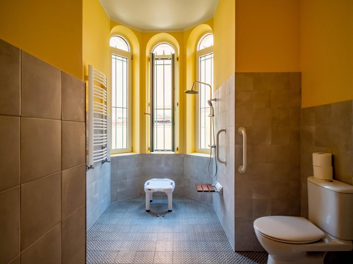 Banana'S Camp Hostel Cannes Bagian luar foto
