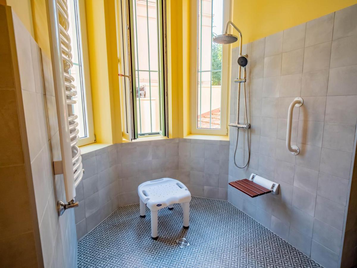 Banana'S Camp Hostel Cannes Bagian luar foto